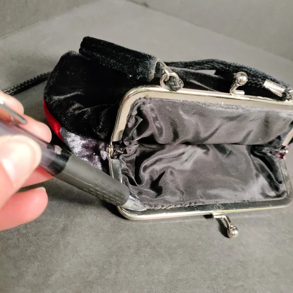 🎄A SMALL CLUTCH⭐